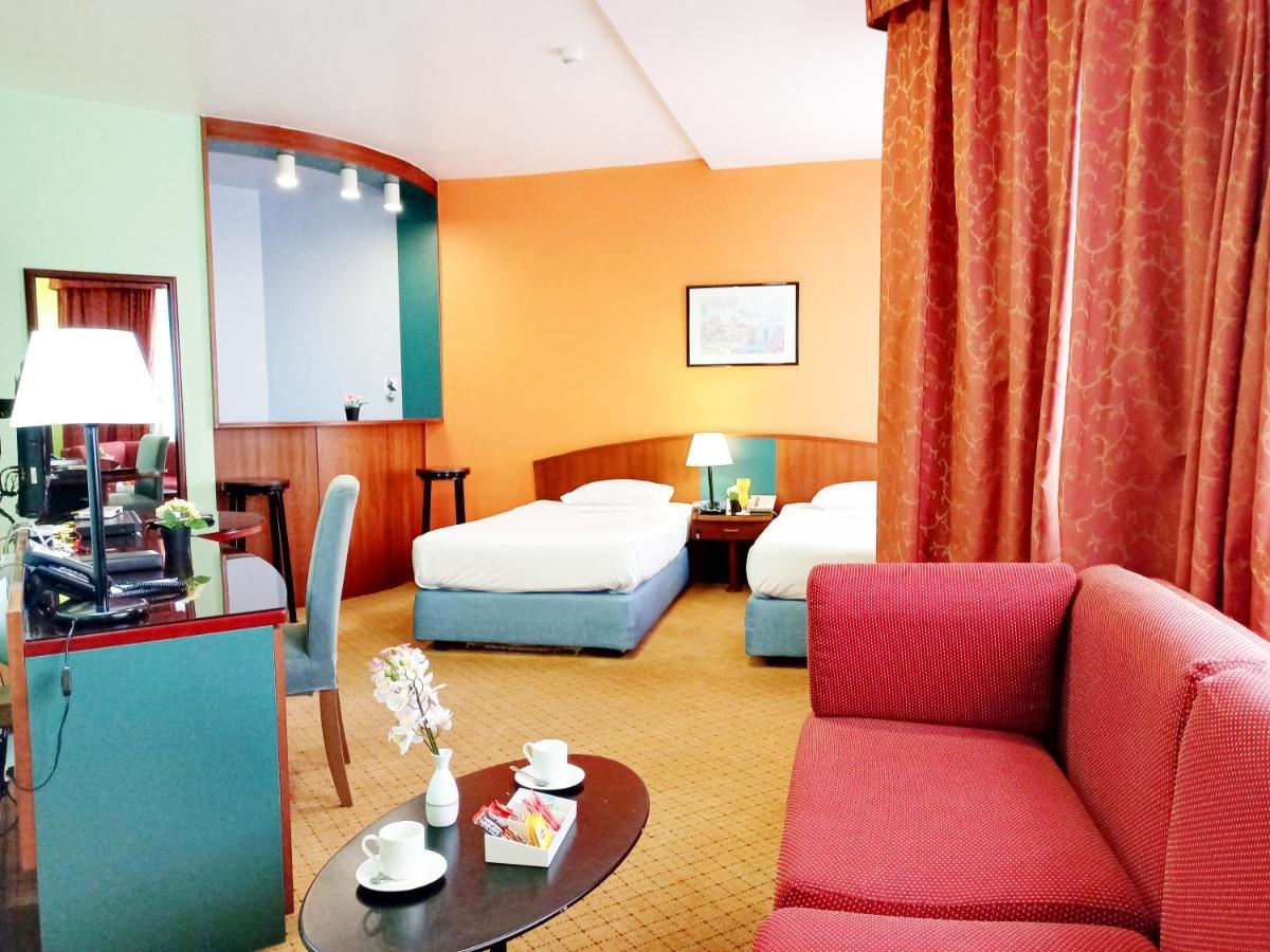 Al Diar Dana Hotel 2*